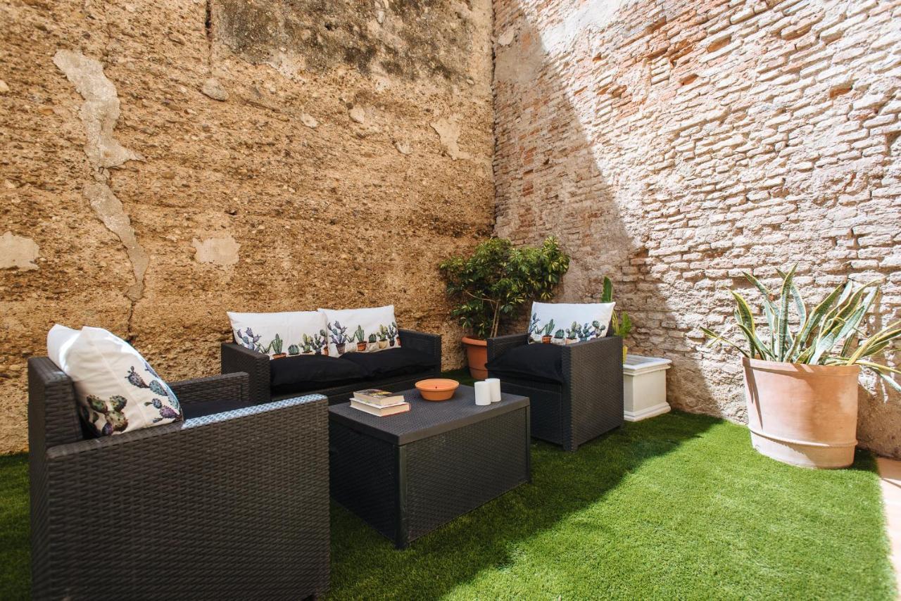 Sol Suite Apartment With Garden Sevilla Exteriér fotografie